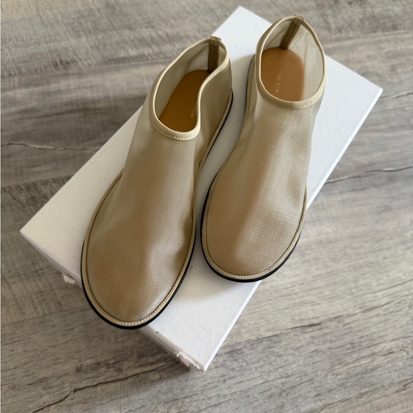 The Row Cream Flats - Picture 5 of 11